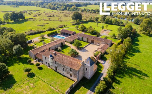 House in Coulonges-Thouarsais, Nouvelle-Aquitaine, France 1