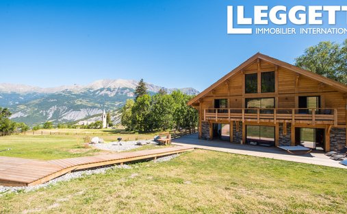 Chalet in Enchastrayes, Provence-Alpes-Côte d'Azur, France 1