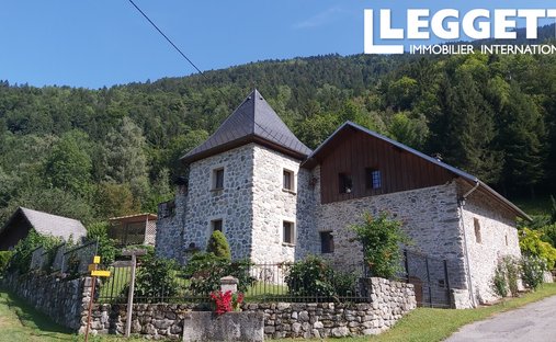 Castello a Sainte-Marie-de-Cuines, Auvergne-Rodano-Alpi, Francia 1