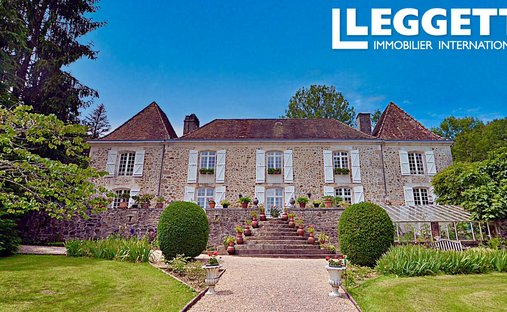 Castle in Nontron, Nouvelle-Aquitaine, France 1