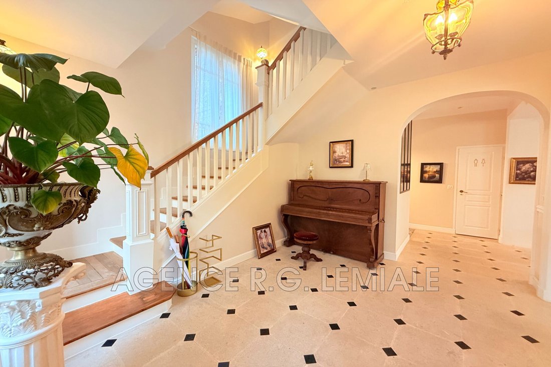 Villa in Chateau, Maisons-Laffitte, France 3 - 16659964
