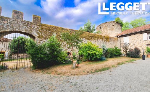 Castello a Ansac-sur-Vienne, Nuova Aquitania, Francia 1