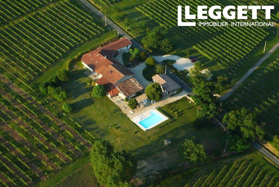 Farm Ranch in Saint-Sulpice-de-Faleyrens, Nouvelle-Aquitaine, France 1 - 15738192