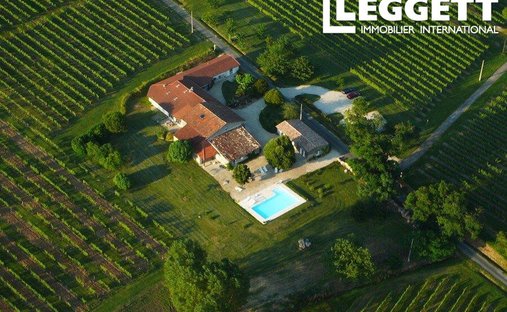 Farm Ranch in Saint-Sulpice-de-Faleyrens, Nouvelle-Aquitaine, France 1