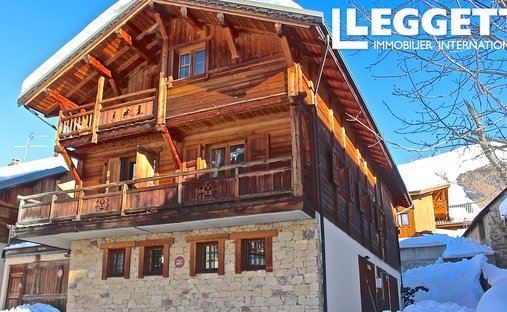 Chalet in Mont-de-Lans, Les Deux Alpes, France 1