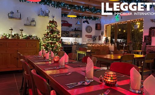 Castle for Sale in Saint-Pierre-d'Argençon, Provence-Alpes-Côte d'Azur, France