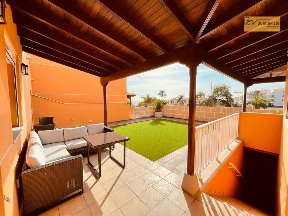 House in Los Cristianos, Canary Islands, Spain 2 - 16606623