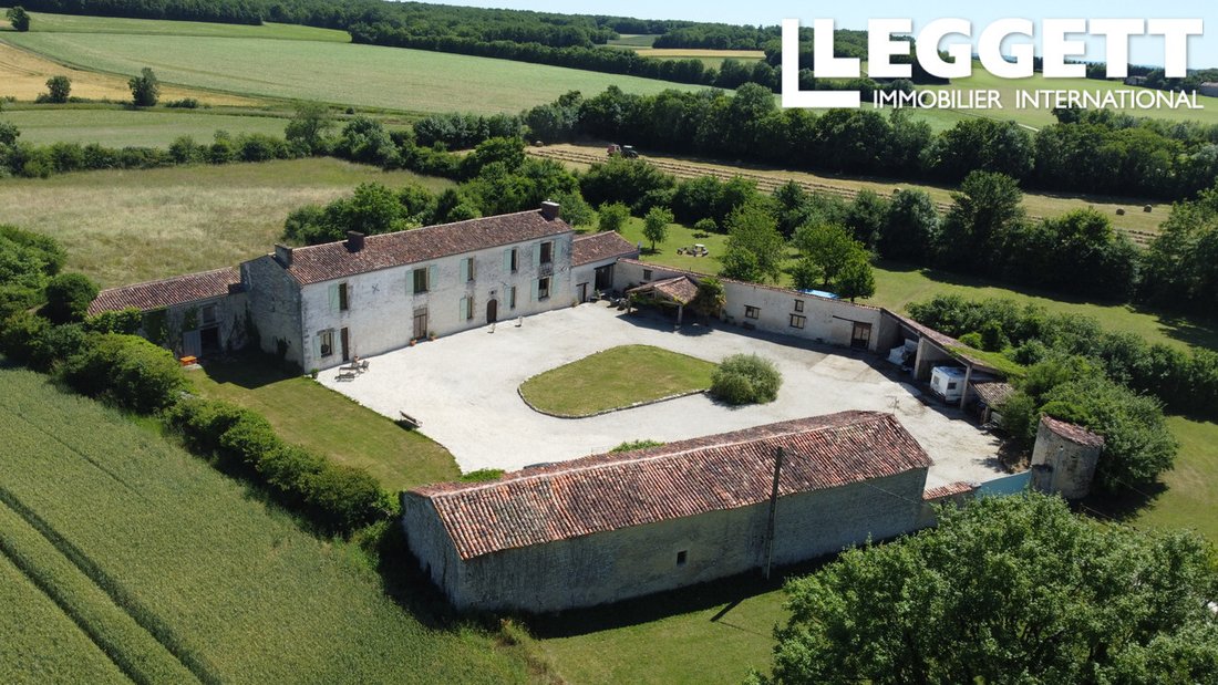 House in Chives, Nouvelle-Aquitaine, France 1 - 15346114