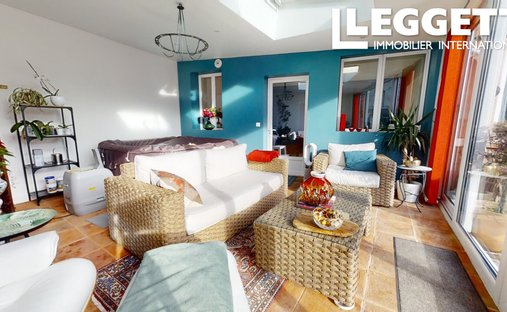 Sale Of A Castle In Guingamp, 693m² 26 Rooms €1,659,000 Côtes D'armor