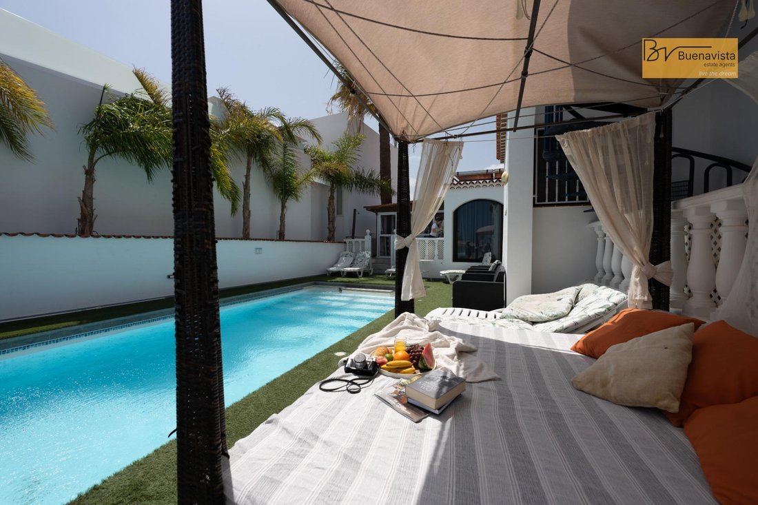 Villa in San Miguel de Abona, Canary Islands, Spain 1 - 16479963