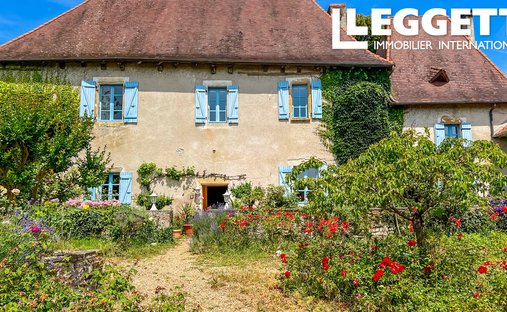 Castle in Thiviers, Nouvelle-Aquitaine, France 1