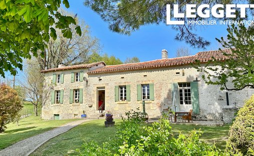 House in Saint-Romain, Nouvelle-Aquitaine, France 1