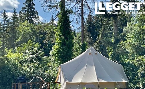 Castle for Sale in Saint-Pierre-d'Argençon, Provence-Alpes-Côte d'Azur, France