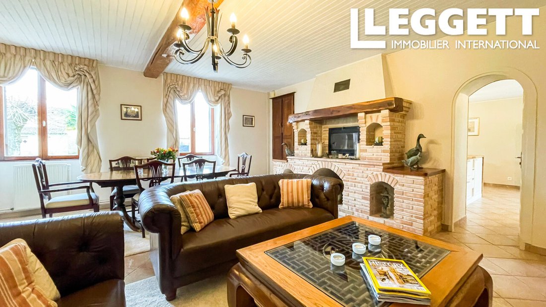 House in Saint-Martin-de-Juillers, Nouvelle-Aquitaine, France 3 - 14330995