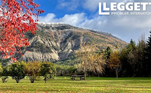 Castle for Sale in Saint-Pierre-d'Argençon, Provence-Alpes-Côte d'Azur, France