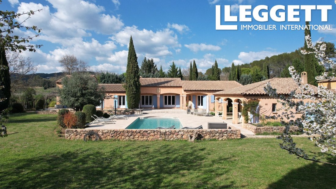 Villa in Cotignac, Provence-Alpes-Côte d'Azur, France 1 - 15492067