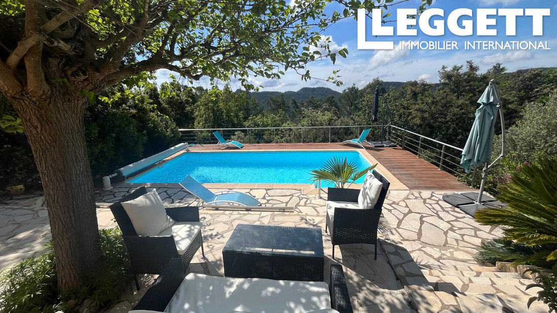 Villa in Bagnols-en-Forêt, Provence-Alpes-Côte d'Azur, France 2 - 15765996