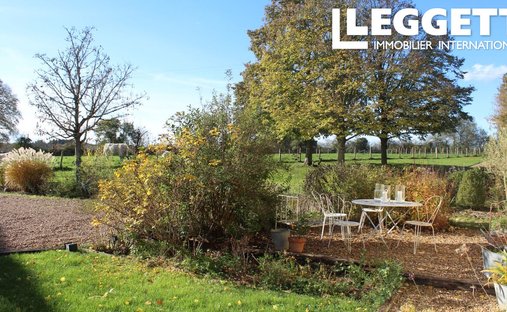 Castle for Sale in Igé, Bourgogne-Franche-Comté, France