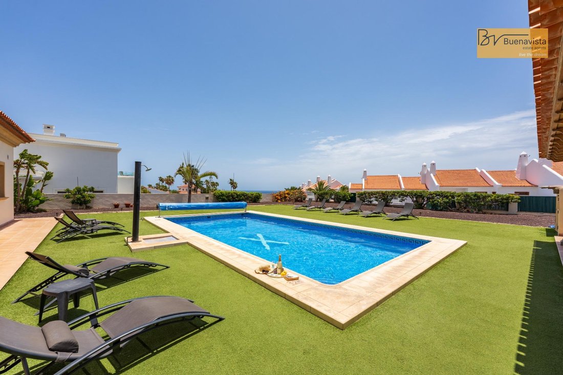 Villa in San Miguel de Abona, Canary Islands, Spain 3 - 16479567