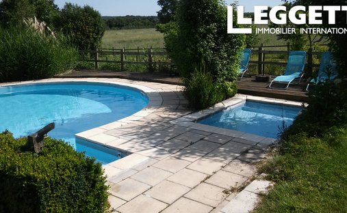 Castle for Sale in Noyant-Villages, Pays de la Loire, France