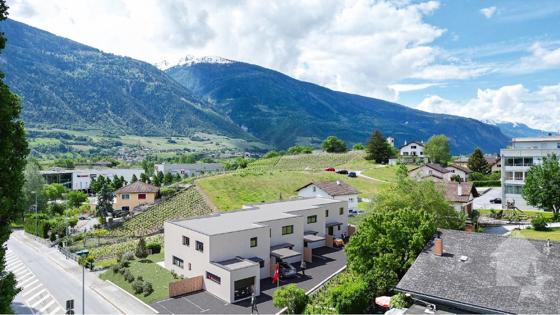 Maison Mitoyenne Moderne De 4.5 Pièces Dans Un Environnement Calme