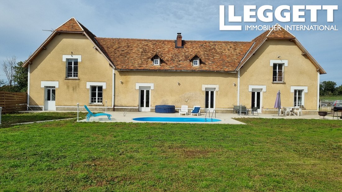 House in Centre, Montmorillon, France 1 - 16184875