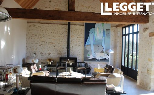 Castle for Sale in Igé, Bourgogne-Franche-Comté, France