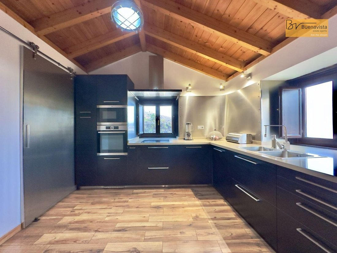 Villa in Guia de Isora, Canary Islands, Spain 3 - 16606615