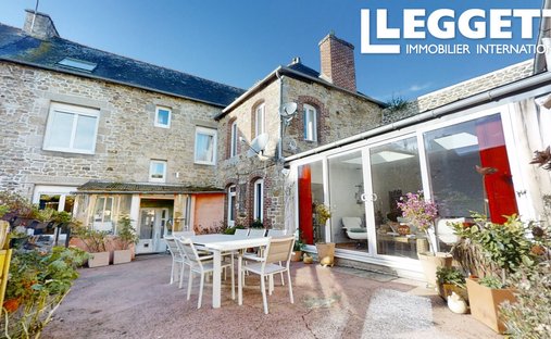 Sale Of A Castle In Guingamp, 693m² 26 Rooms €1,659,000 Côtes D'armor