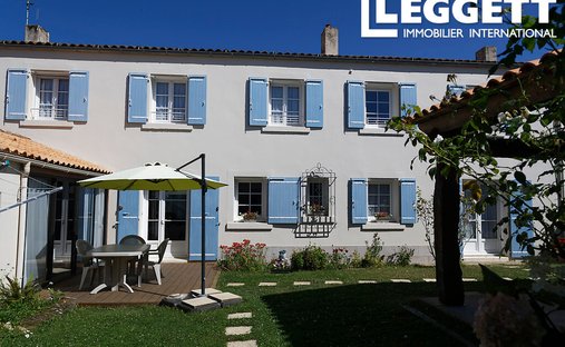 House in Saint-Martin-des-Fontaines, Pays de la Loire, France 1
