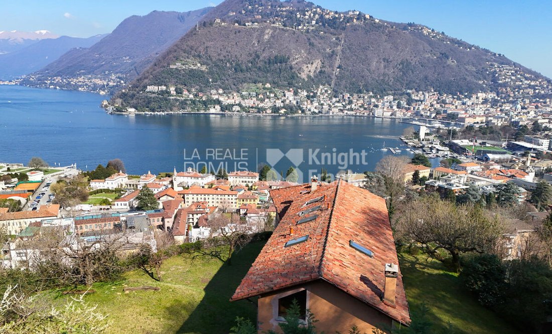 House in Western Lake Center, Como, Lombardy 1 - 16660328