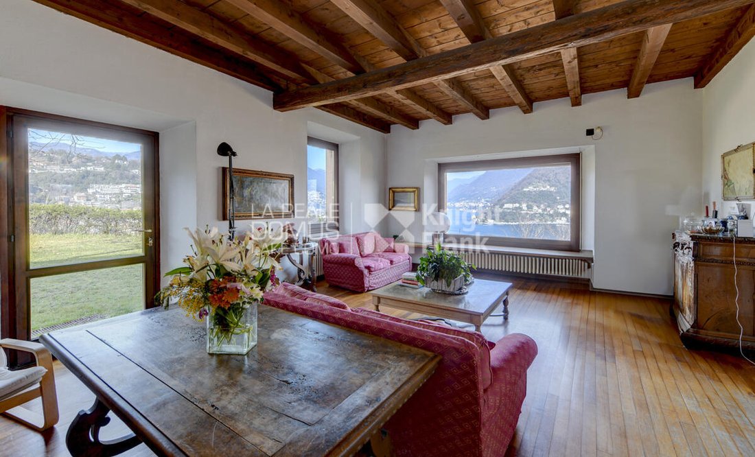 House in Western Lake Center, Como, Lombardy 3 - 16660328