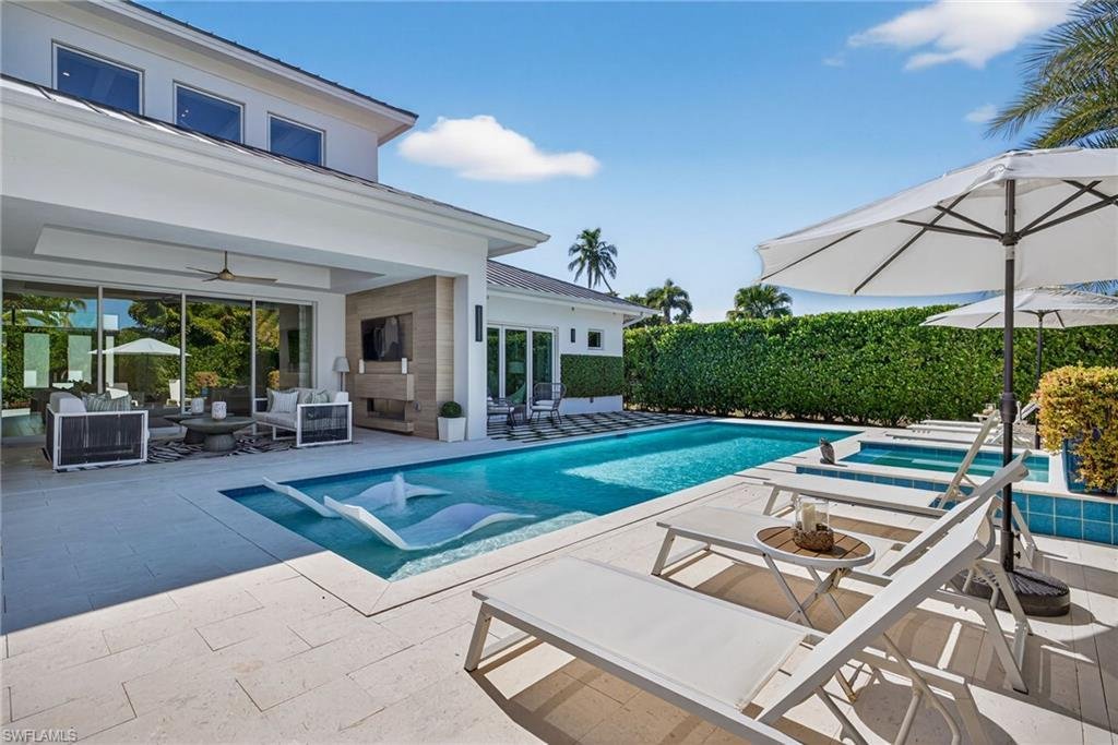 House in Naples, Florida, United States 5 - 16660264