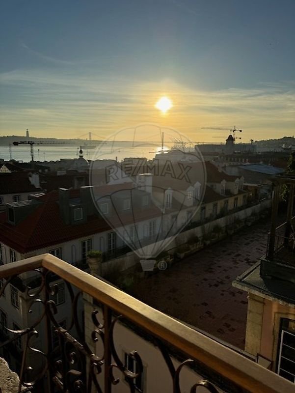 Apartment in Misericordia, Lisbon, Portugal 5 - 16660121
