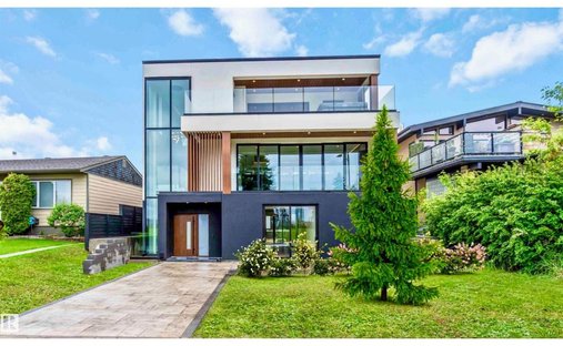 House in Edmonton, Alberta, Canada 1