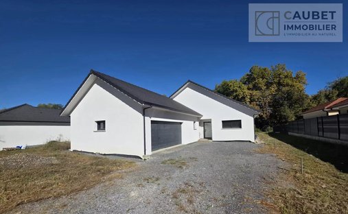 House in Nord, Lescar, France 1