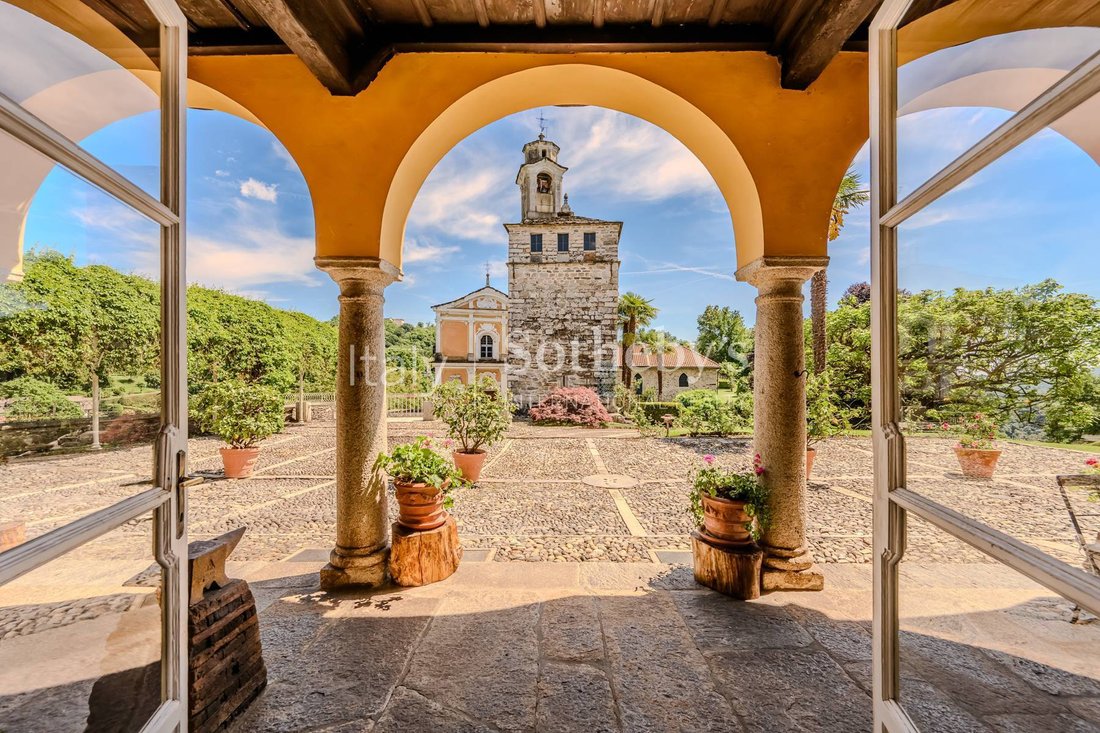 House in Orta San Giulio, Piedmont, Italy 2 - 15986013