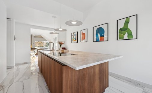 Castle Life At Your Fingertips