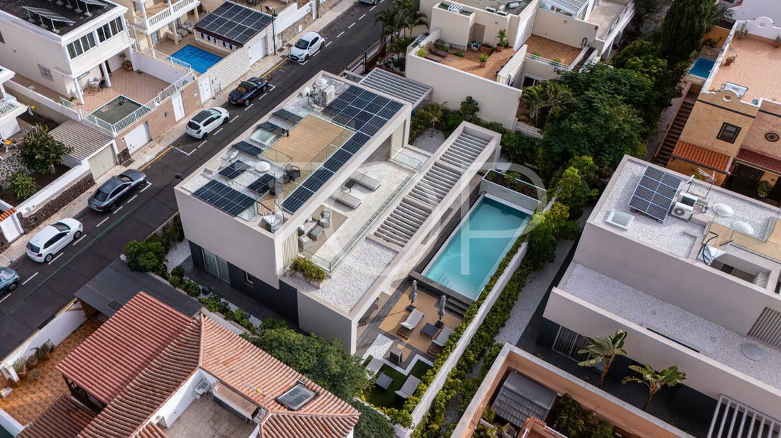 Villa in Playa de las Americas, Canary Islands, Spain 2 - 16666062