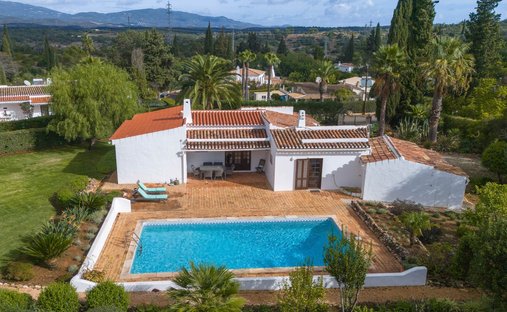 Villa in Mexilhoeira Grande, Algarve, Portugal 1