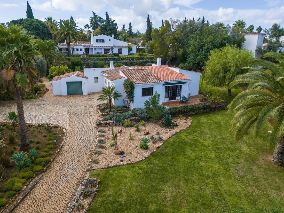 Villa in Mexilhoeira Grande, Algarve, Portugal 3 - 16661398