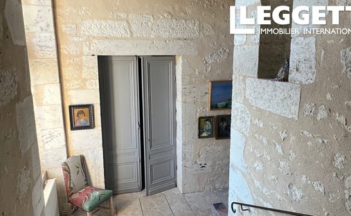 Castle for Sale in Saussignac, Nouvelle-Aquitaine, France