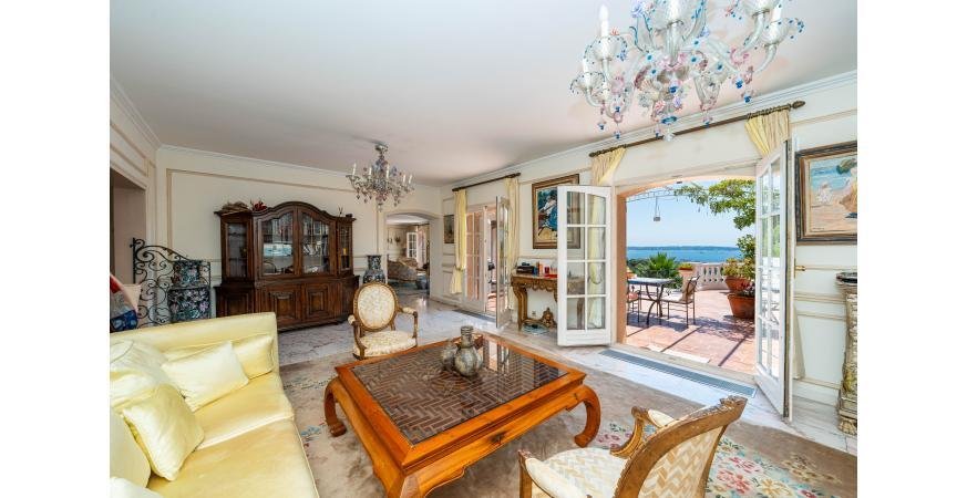 Villa in Centre, Vallauris, France 4 - 16663696