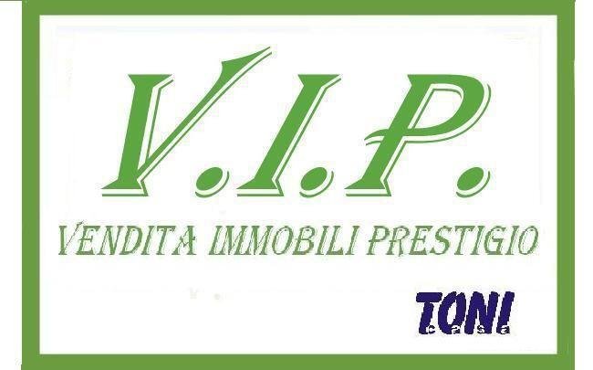 Villa in Station Area, Empoli, Tuscany 1 - 16663391