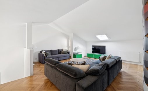 Castle Life At Your Fingertips