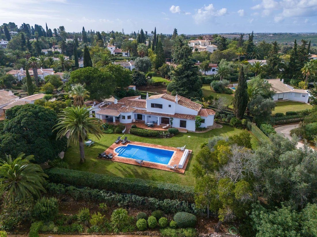 Villa in Mexilhoeira Grande, Algarve, Portugal 2 - 16661425