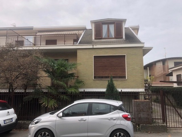 House in Paderno Dugnano, Lombardy, Italy 3 - 16665020