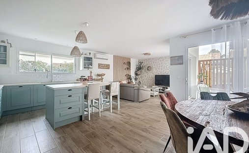 House in Salles, Nouvelle-Aquitaine, France 1