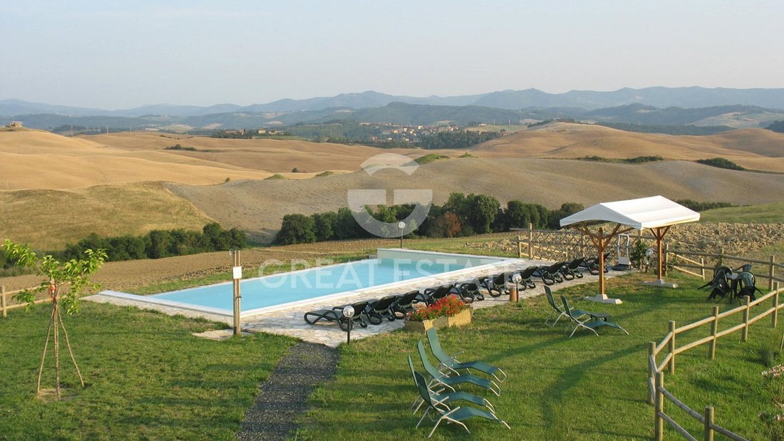 Estate in Volterra, Tuscany, Italy 4 - 16663370