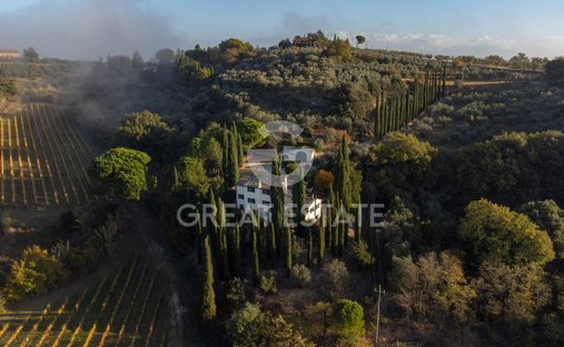 Estate in Montepulciano, Tuscany, Italy 1